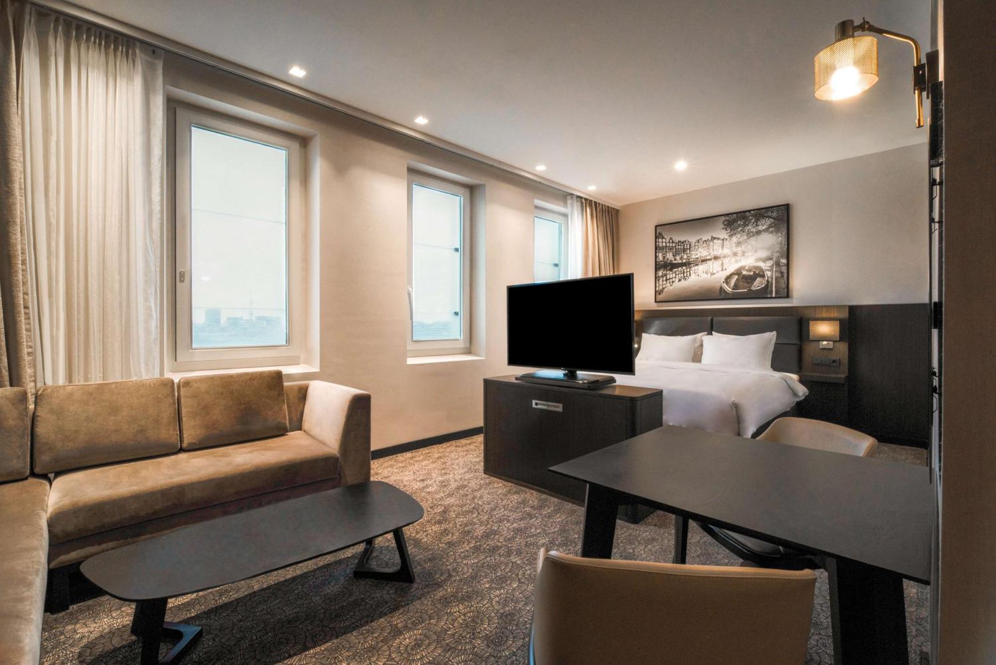 Radisson & Amsterdam South